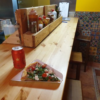 Lechuga - Rocket, cherry tom's and ricotta - it was yummy! - Pizza Near Me - Barcelona, B Lechuga - Rocket, cherry tom's and ricotta - it was yummy! - Pizza Near Me - Barcelona, B