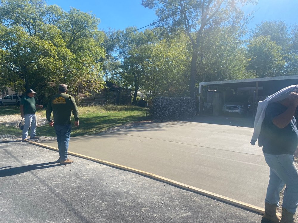 Slide of Lone Star Tree & Roofing Services