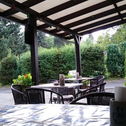 Gaststätte Waldeck - Bei Regen auf det Terrasse, sehr angenehm!