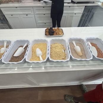 Buns & Roses Chimney Cakes - Topping - Ice Cream & Frozen Yogurt Near Me - Baltimore, Maryland