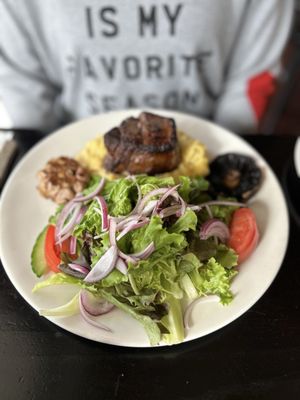 Archie's Restaurant & Pizzeria by null