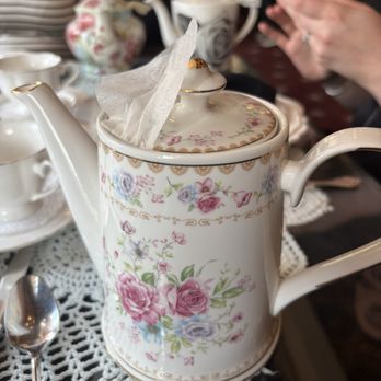 The Queen's Parlour - Tea Rooms Near Me - Manitou Springs, Colorado
