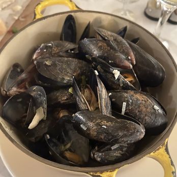 Luc's Cafe & Restaurant - white wine mussles - French Near Me - Ridgefield, Connecticut Luc's Cafe & Restaurant - white wine mussles - French Near Me - Ridgefield, Connecticut