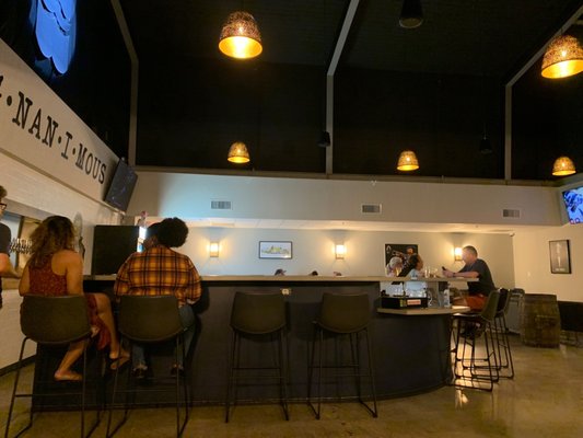 MAGNANIMOUS BREWERY - 172 Photos & 60 Reviews - 1420 N Florida Ave ...