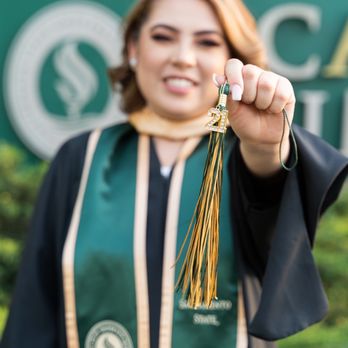 EucariosVisuals - Graduation pictures - Session Photography Near Me