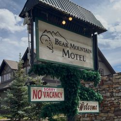Bear Mountain Motel