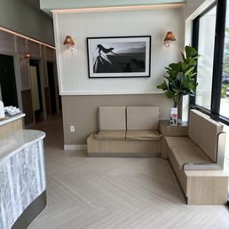 The waiting area in the lobby The waiting area in the lobby