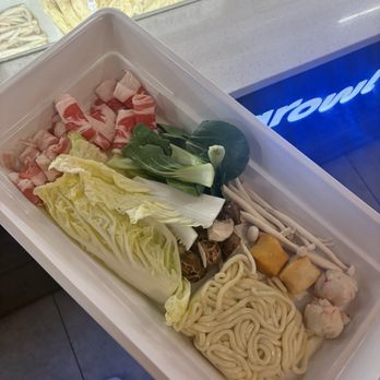 Growl Growl - about 1.24lbs of food for reference since the tray is quite heavy - Hot Pot Near Me - New York, New York Growl Growl - about 1.24lbs of food for reference since the tray is quite heavy - Hot Pot Near Me - New York, New York
