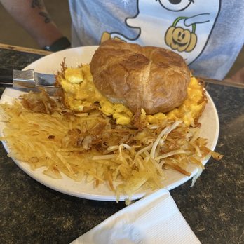 The Cracked Egg - Cracked Croissant - Breakfast & Brunch Near Me - Henderson, Nevada