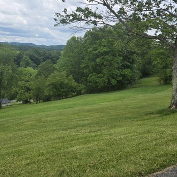 Whitehurst Lawn Care - Lawn Services Near Me - Buckhannon, West Virginia