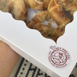 Hey Pretzel - Order extras!!