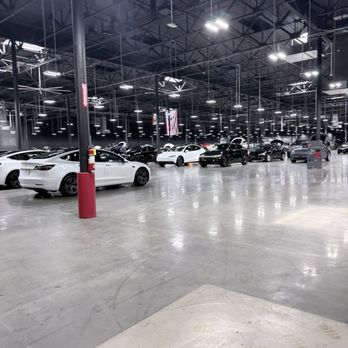 Tesla - Garage for car pick up - Car Dealers Near Me - Montebello, California Tesla - Garage for car pick up - Car Dealers Near Me - Montebello, California
