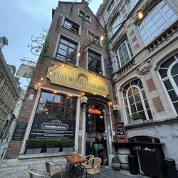 Le Poechenellekelder - The entrance