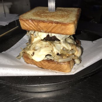 Bo's Barn - Patty Melt - Dance Clubs Near Me - Temple, Texas
