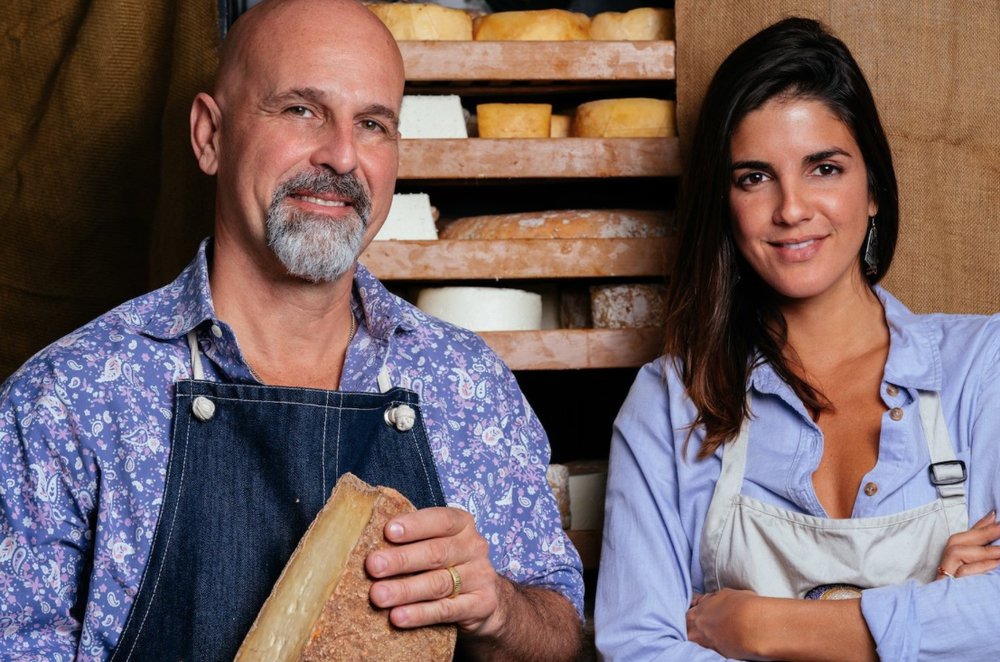 Dos Lunas Cheese Logo