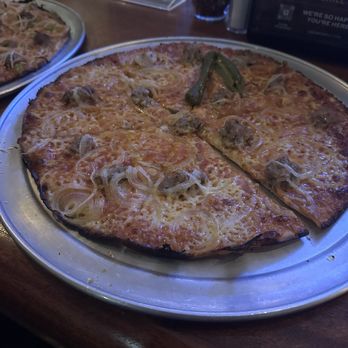 Colony Grill - Hot oil with sausage and onion - Bars Near Me - Shelton, Connecticut