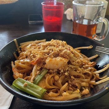 Top Thai - Pad Thai with shrimp - Thai Near Me - Castro Valley, California