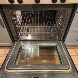 Lancaster Appliance Repair - working oven thanks for Emilio my repairmen