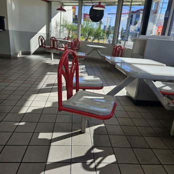 Original Tommy's - Inside seating - Burgers Near Me - Los Angeles, California Original Tommy's - Inside seating - Burgers Near Me - Los Angeles, California