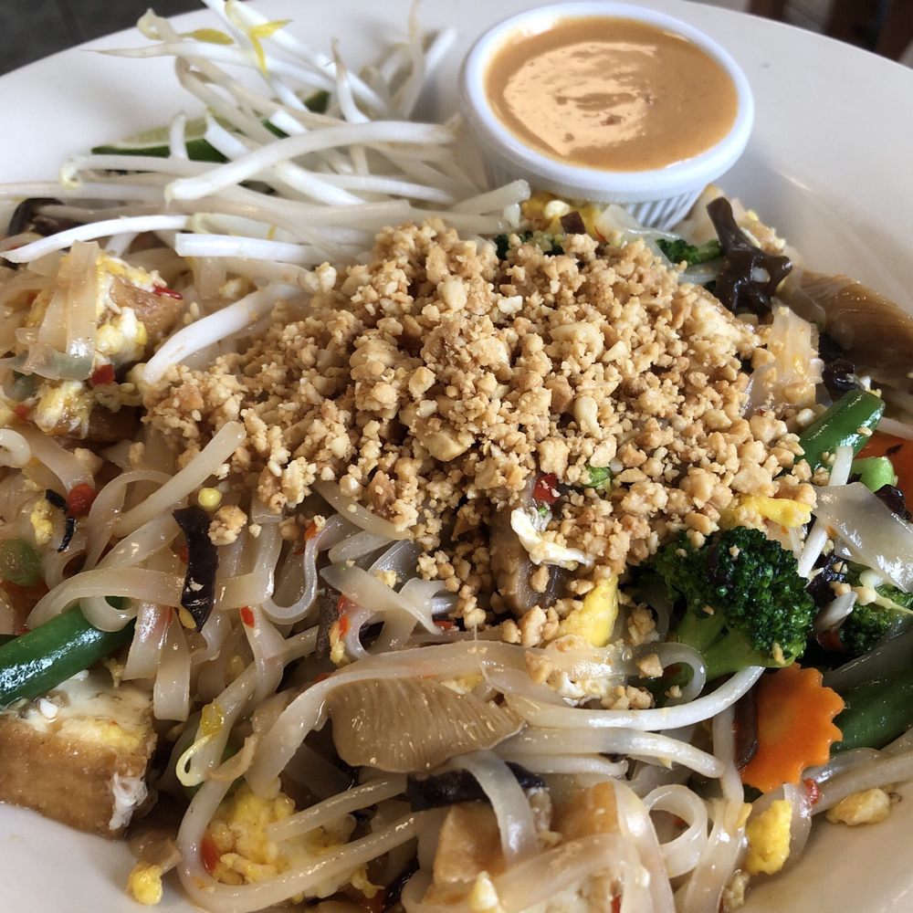 Ubon Thai Kitchen - Pad Thai #4. Damn good - Thai Near Me - Eugene, Oregon