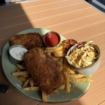 Local Kitchen - Fish and chips delicious - American Near Me - Manhattan Beach, California