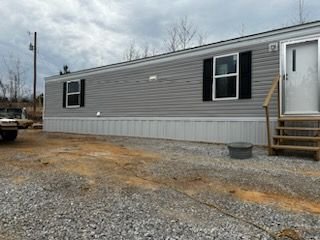 Slide of Magnolia Skirting