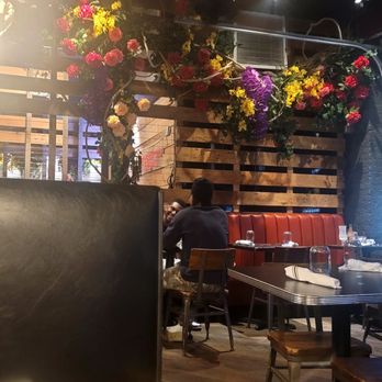 Blvd Bistro - Inner decor - American Near Me - New York, New York