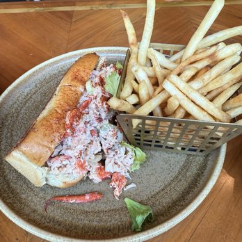 Saint & Second - Maine Lobster Roll - New American Near Me - Long Beach, California