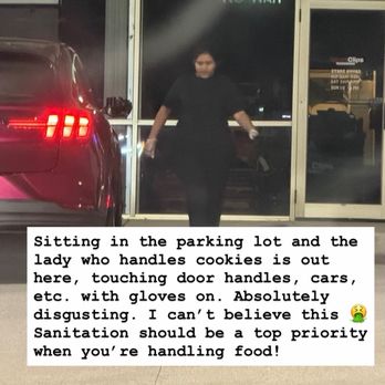Crumbl - Irving - Bakeries Near Me - Irving, Texas