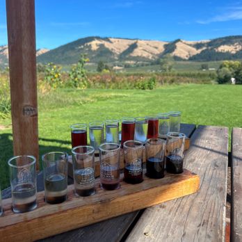 The Gorge White House - Wine Flight + Cider Flight - Wineries Near Me - Hood River, Oregon