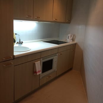 九龍海逸君綽酒店 - Small kitchen area - Hotels Near Me - Hong Kong, HK 九龍海逸君綽酒店 - Small kitchen area - Hotels Near Me - Hong Kong, HK