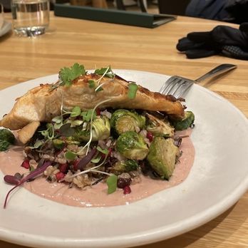 True Food Kitchen - Grilled Sustainable Salmon* Grilled Sustainable Salmon* - New American Near Me - Chicago, Illinois True Food Kitchen - Grilled Sustainable Salmon* Grilled Sustainable Salmon* - New American Near Me - Chicago, Illinois