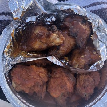 Joey's Pizza - 8 piece wings (Buffalo hot and mango habanero) - Pizza Near Me - Ontario, California