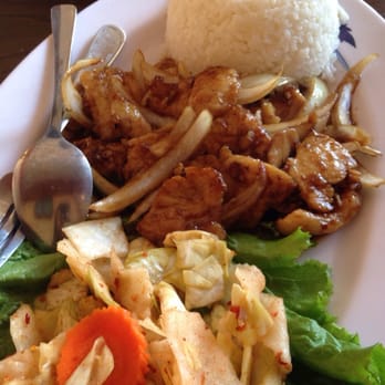 White Lotus - #3R Garlic chicken w rice and pickled veggies - it was okay. - Vietnamese Near Me - Everett, Washington White Lotus - #3R Garlic chicken w rice and pickled veggies - it was okay. - Vietnamese Near Me - Everett, Washington