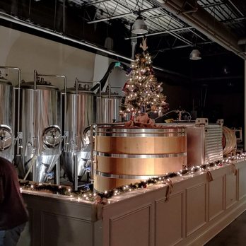 Roaring Table Brewing - Breweries Near Me - Lake Zurich, Illinois