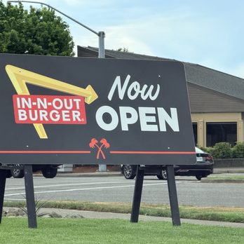 In-N-Out Burger - Fast Food Near Me - Hillsboro, Oregon In-N-Out Burger - Fast Food Near Me - Hillsboro, Oregon