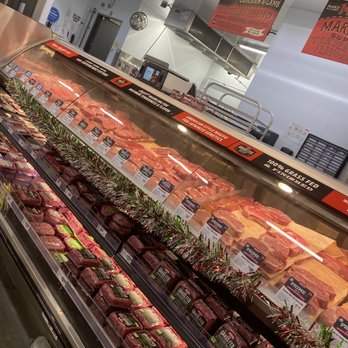 H-E-B - ows a meat display in a grocery store - Grocery Near Me - Bellaire, Texas H-E-B - ows a meat display in a grocery store - Grocery Near Me - Bellaire, Texas