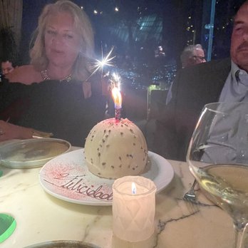 Ling Ling by Hakkasan - Birthday cake! - Asian Fusion Near Me - México, D.F., DIF