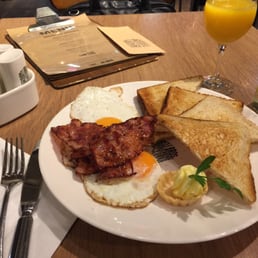 Yummy bacon! Yummy bacon!