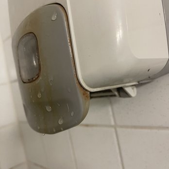 Wayne Inn - Soap dispenser - Hotels Near Me - Wayne, New Jersey