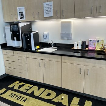Kendall Toyota of Eugene - Coffee and tea station - Car Dealers Near Me - Eugene, Oregon Kendall Toyota of Eugene - Coffee and tea station - Car Dealers Near Me - Eugene, Oregon