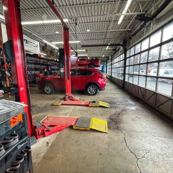 Queens Auto Services - Elgin - Garage - Auto Repair Near Me - Elgin, Illinois