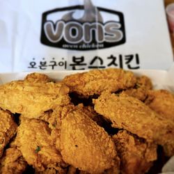 Vons Chicken - Roseville - Crispy Chicken Wing full order with Soy Glazed Sauce on the side