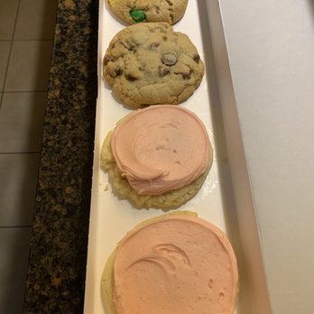 Crumbl - Draper - Cookies - Bakeries Near Me - Draper, Utah