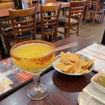 Riviera’s Comida Tex Mex - a margarita and chips - Cocktail Bars Near Me - Springs, Texas Riviera’s Comida Tex Mex - a margarita and chips - Cocktail Bars Near Me - Springs, Texas