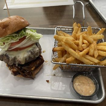 Brooklyn Dip And Burger - BBQ BACKYARD BURGER and fries - Burgers Near Me - Mineola, New York