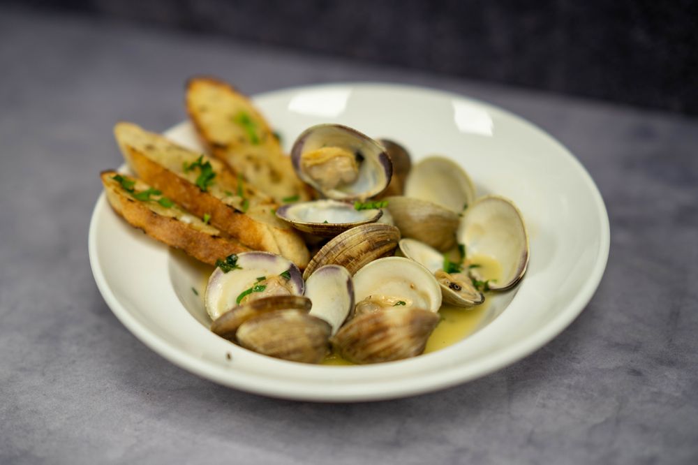 MONROE’S OF PALM BEACH Updated October 2024 121 Photos & 56 Reviews