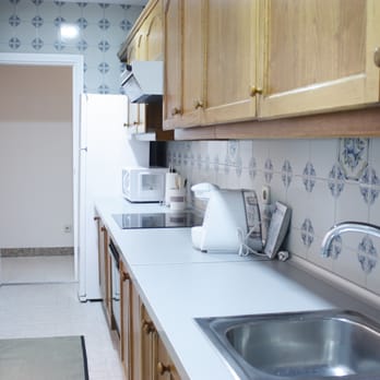 Woo Travelling - Cocina equipada en un Apartamento de 2 Dormitorios - Hotels Near Me - Madrid, M