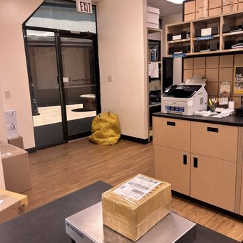 The UPS Store - Shipping Centers Near Me - Sugar Land, Texas