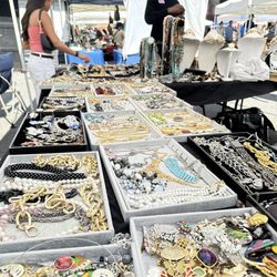 Jewelry | Chelsea Flea at 29 W 25th St (5th/6th Ave) is open Sat/Sun, 8AM-5PM. Shop vintage treasures near 28th St (1, N, R, W) subways)
